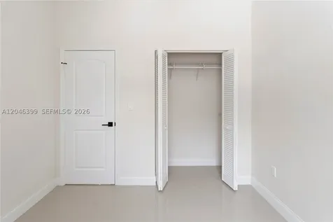 1252 NW 39th Street Miami FL 33142