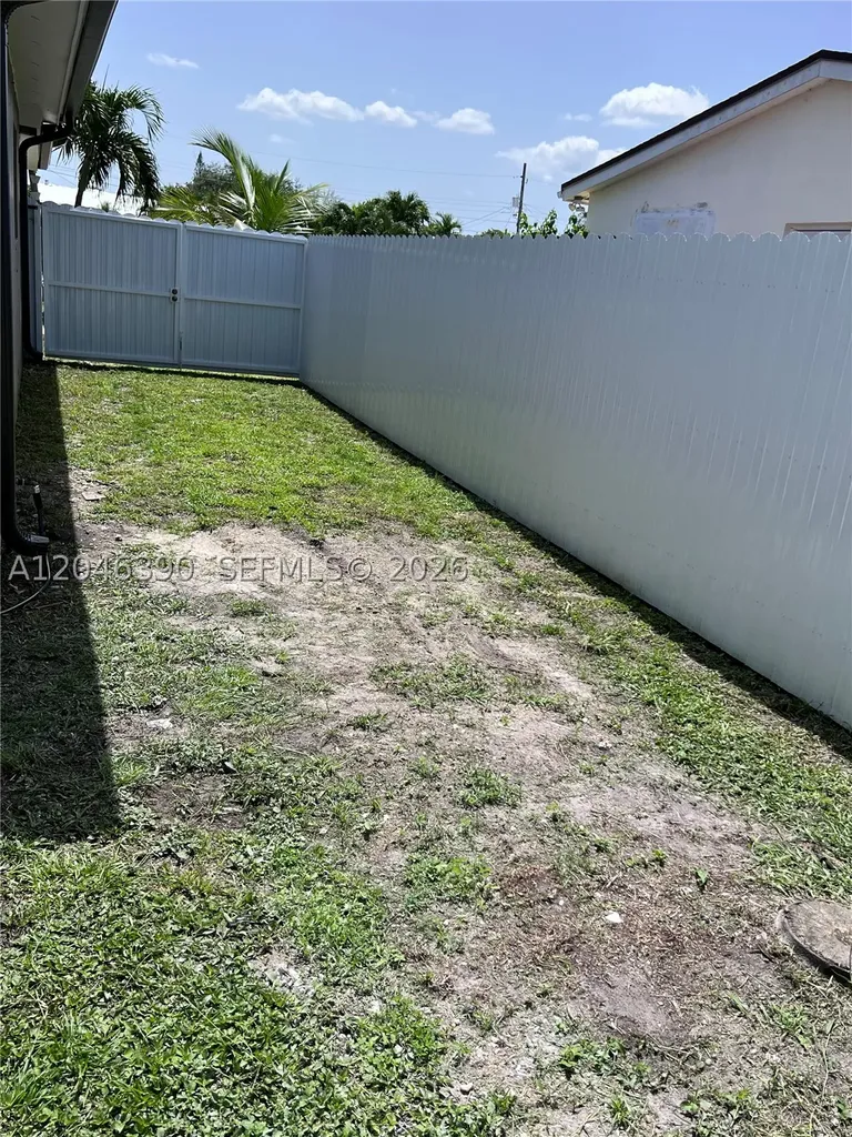 Hollywood FL 33024