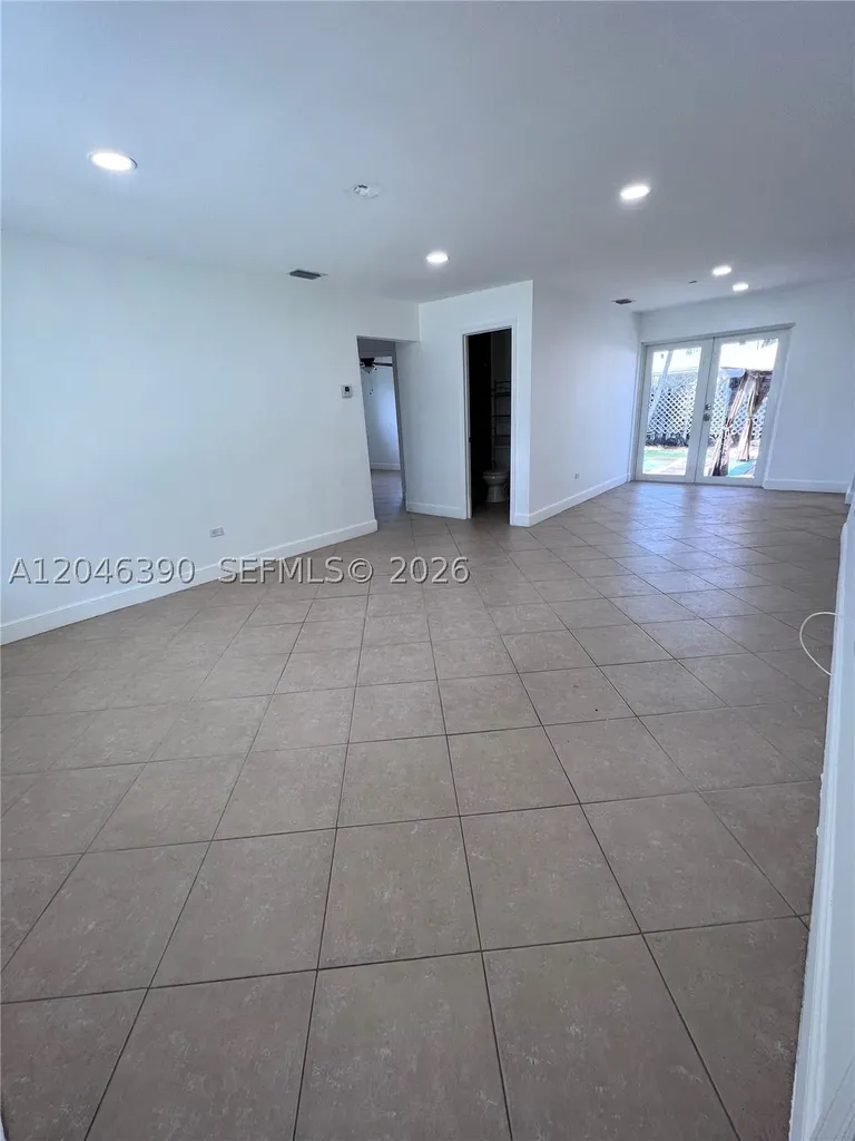 Hollywood FL 33024