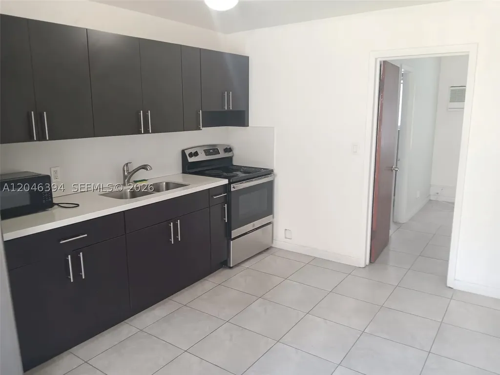 2334 Grant Street Hollywood FL 33020