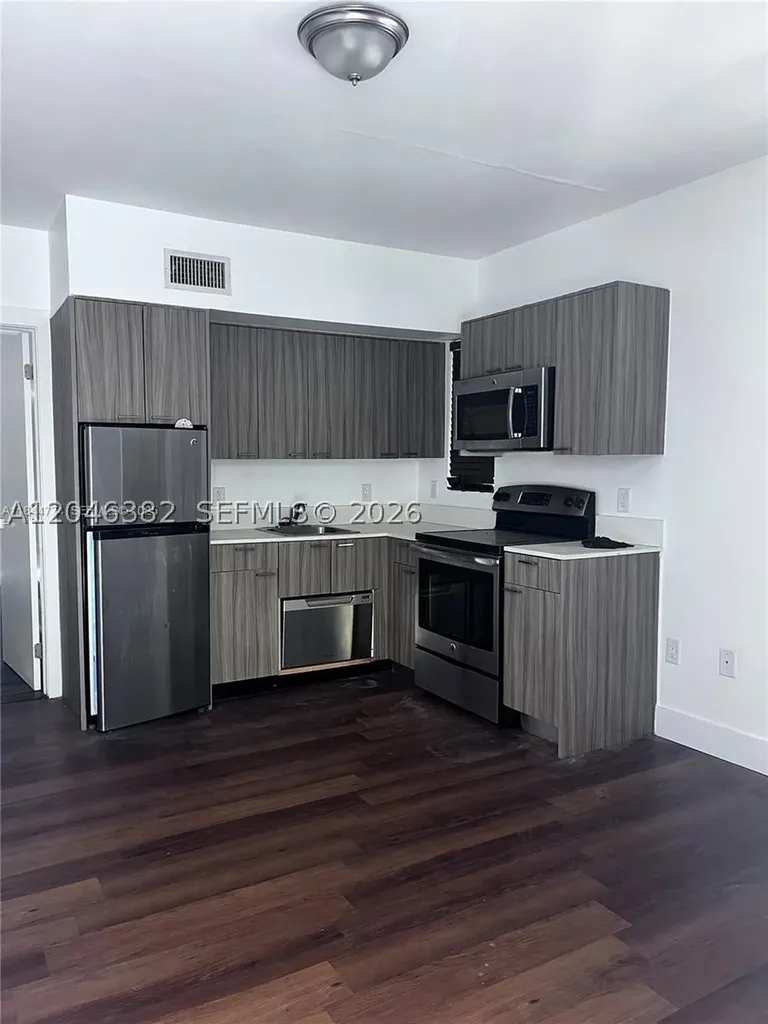 557 Michigan Avenue Miami Beach FL 33139