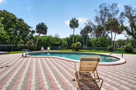 3241 Holiday Springs Boulevard Margate FL 33063