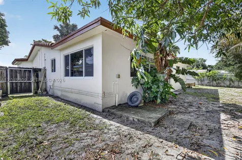 130 NW 78th Avenue Pembroke Pines FL 33024