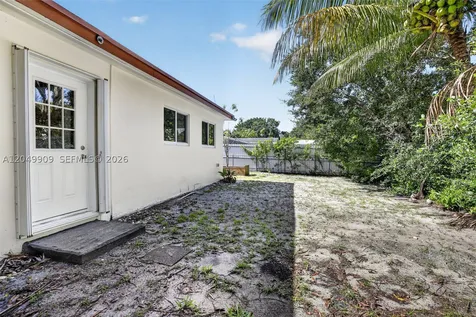 130 NW 78th Avenue Pembroke Pines FL 33024