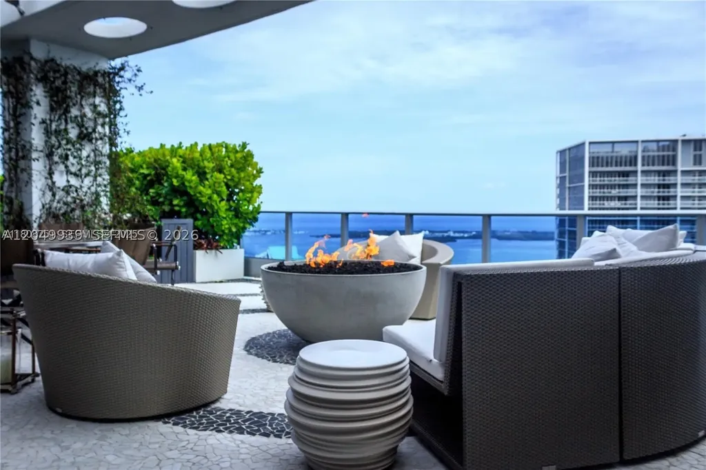 200 Biscayne Boulevard Way Miami FL 33131