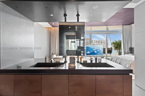 200 Biscayne Boulevard Way Miami FL 33131