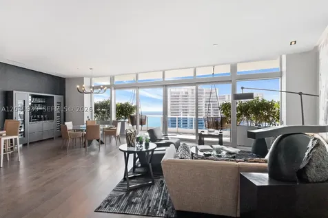 200 Biscayne Boulevard Way Miami FL 33131