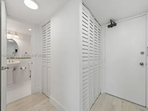 401 Ocean Drive Miami Beach FL 33139
