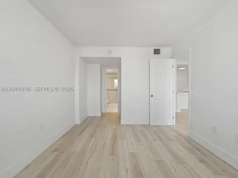 401 Ocean Drive Miami Beach FL 33139