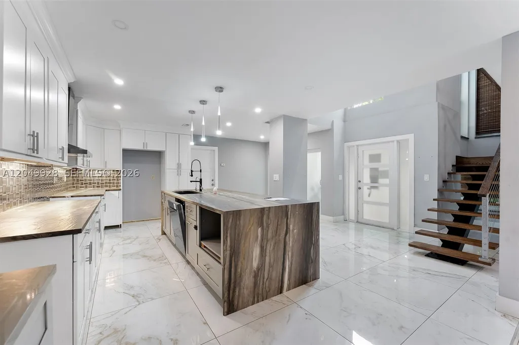 2055 NW 9th Street Delray Beach FL 33445