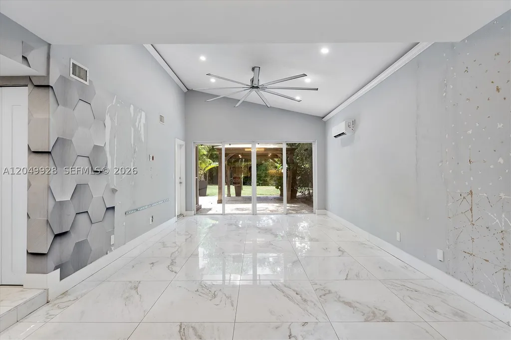 2055 NW 9th Street Delray Beach FL 33445