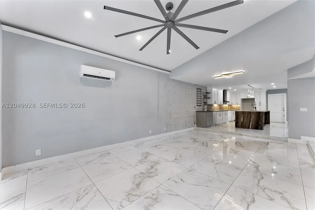 2055 NW 9th Street Delray Beach FL 33445