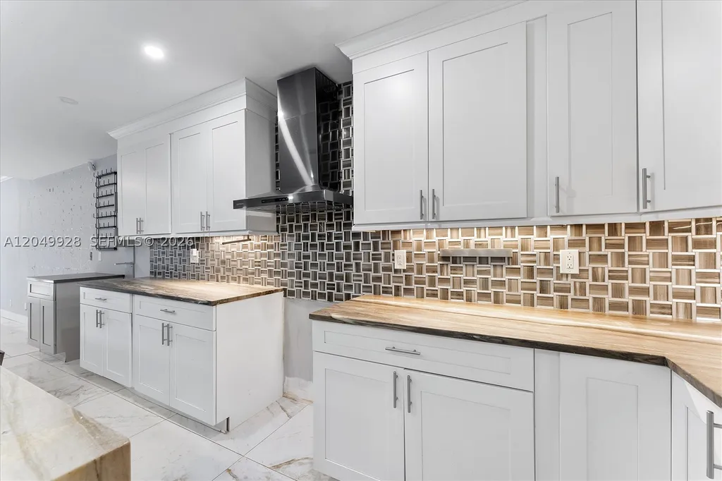 2055 NW 9th Street Delray Beach FL 33445