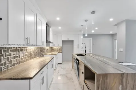 2055 NW 9th Street Delray Beach FL 33445