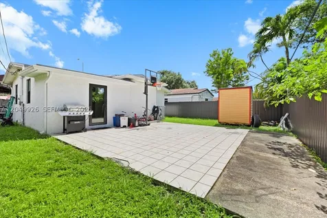 40 NW 119th Street Miami FL 33168