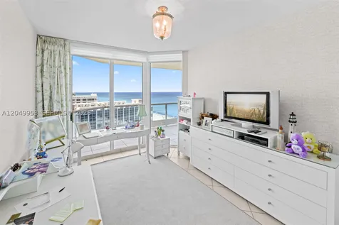 5025 Collins Avenue Miami Beach FL 33140