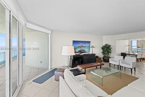 5025 Collins Avenue Miami Beach FL 33140