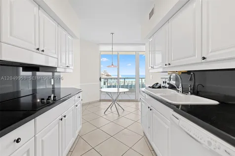 5025 Collins Avenue Miami Beach FL 33140