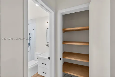428 Collins Avenue Miami Beach FL 33139