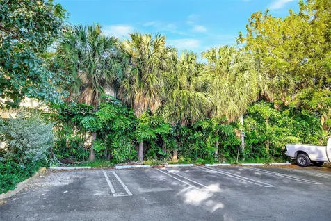 428 Collins Avenue Miami Beach FL 33139