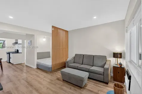 428 Collins Avenue Miami Beach FL 33139