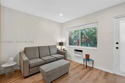 428 Collins Avenue Miami Beach FL 33139