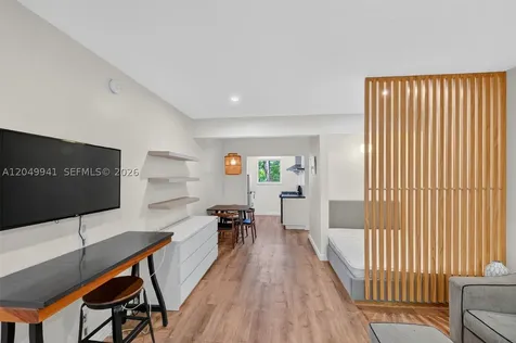 428 Collins Avenue Miami Beach FL 33139