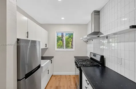 428 Collins Avenue Miami Beach FL 33139