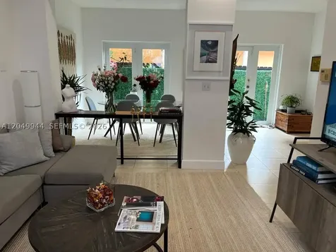 3135 Gifford Lane Miami FL 33133