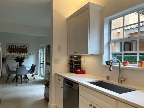 3135 Gifford Lane Miami FL 33133