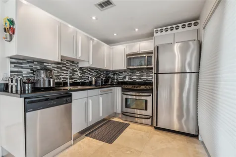 7700 Collins Avenue Miami Beach FL 33141