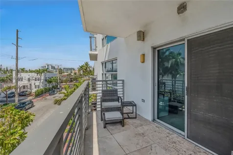 7700 Collins Avenue Miami Beach FL 33141