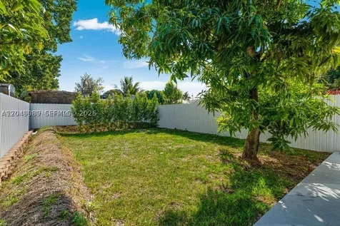2938 NW 27th Street Miami FL 33142