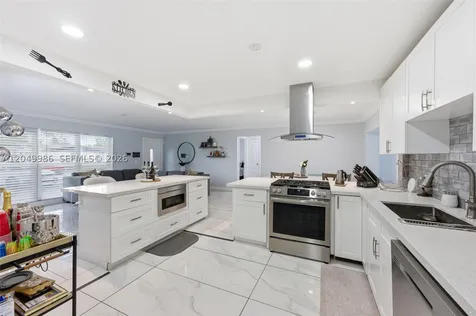 9771 NW 24th Place Sunrise FL 33322