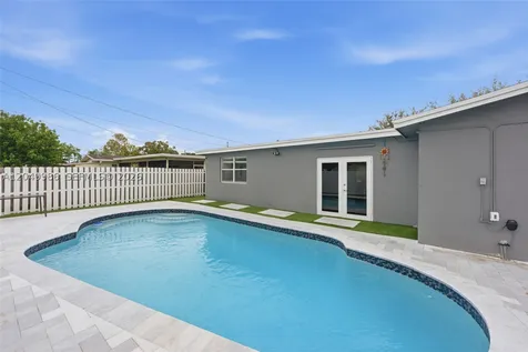 9771 NW 24th Place Sunrise FL 33322