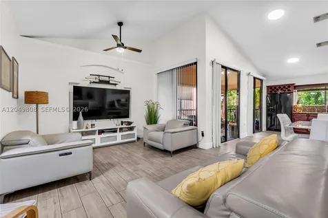 8211 NW 191st Street Hialeah FL 33015