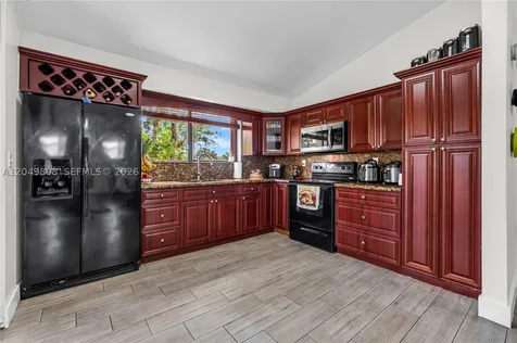8211 NW 191st Street Hialeah FL 33015
