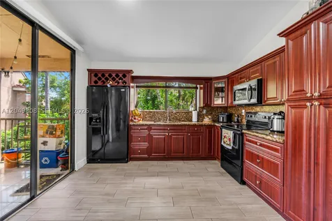 8211 NW 191st Street Hialeah FL 33015