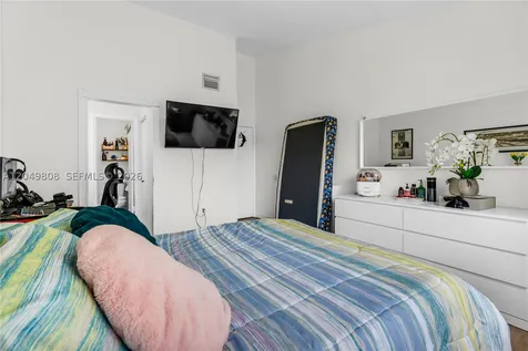 8211 NW 191st Street Hialeah FL 33015