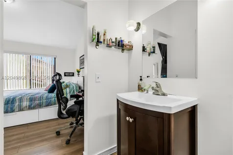 8211 NW 191st Street Hialeah FL 33015