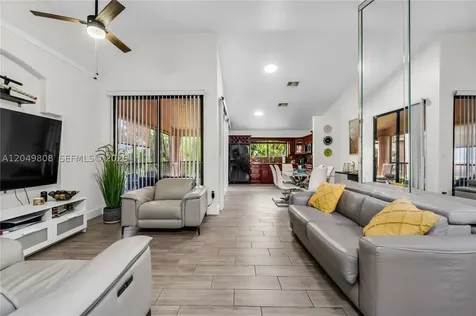 8211 NW 191st Street Hialeah FL 33015