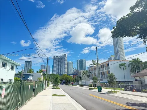 469 SW 3rd Street Miami FL 33130