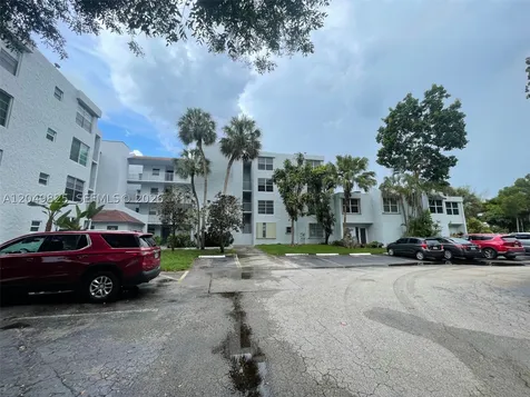9441 Live Oak Place Davie FL 33324