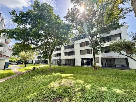 8215 SW 152nd Avenue Miami FL 33193
