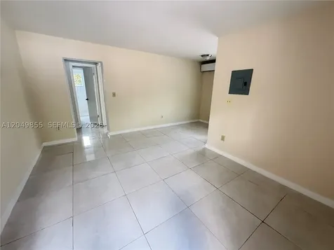 1194 NW 19th Avenue Miami FL 33125