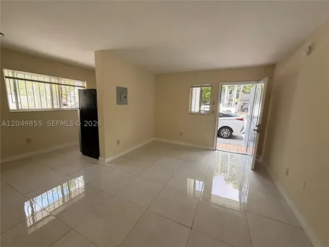 1194 NW 19th Avenue Miami FL 33125