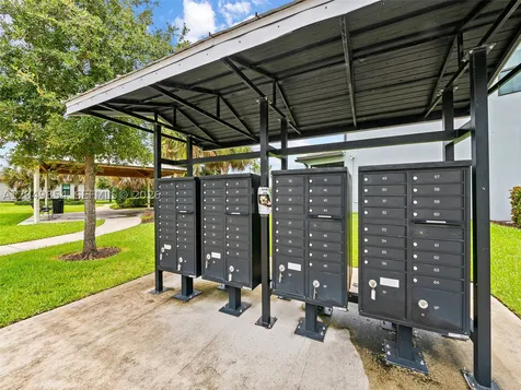 2950 Shortleaf Avenue Lauderdale Lakes FL 33311