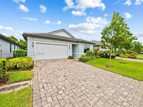 2950 Shortleaf Avenue Lauderdale Lakes FL 33311