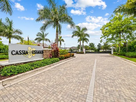 2950 Shortleaf Avenue Lauderdale Lakes FL 33311