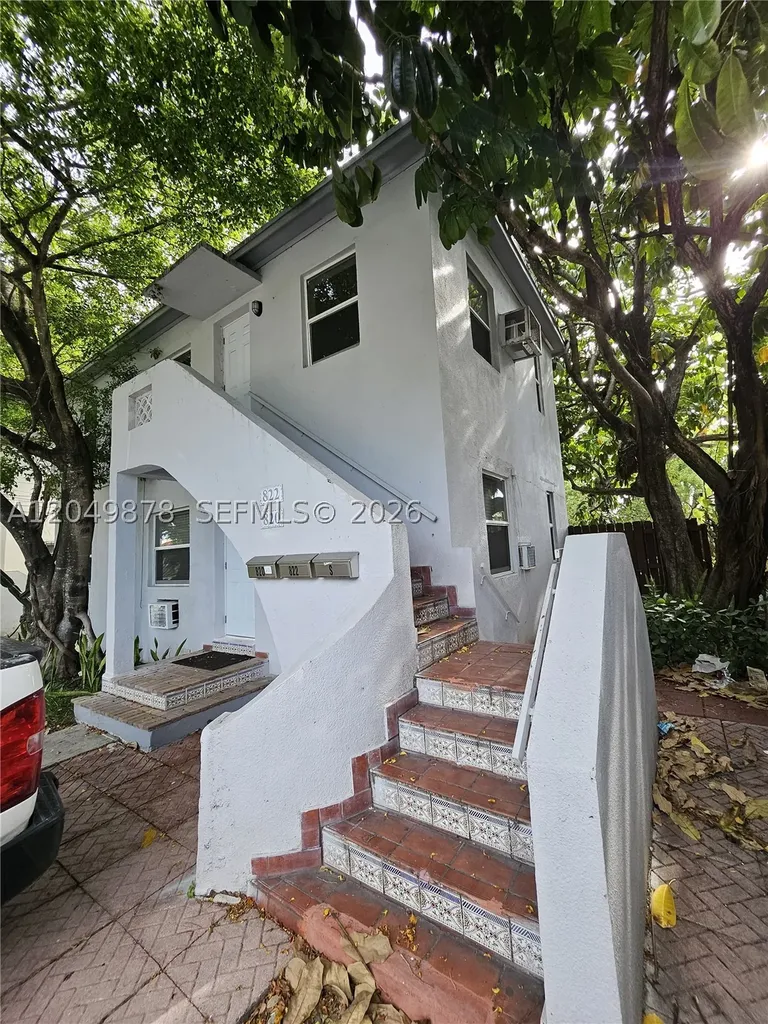 822 SW 31st Avenue Miami FL 33135